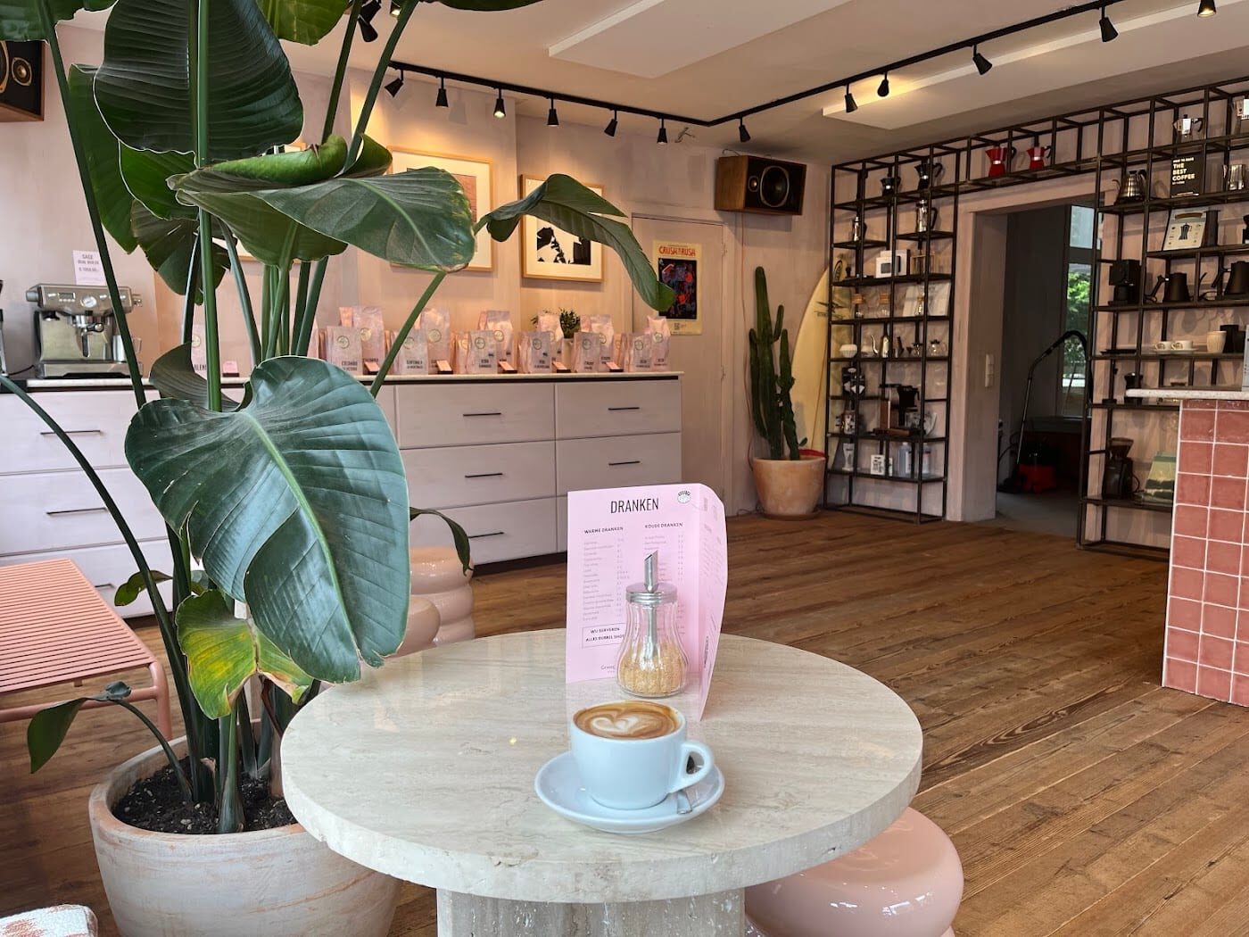 Eigen gebrande koffie, op de hoek